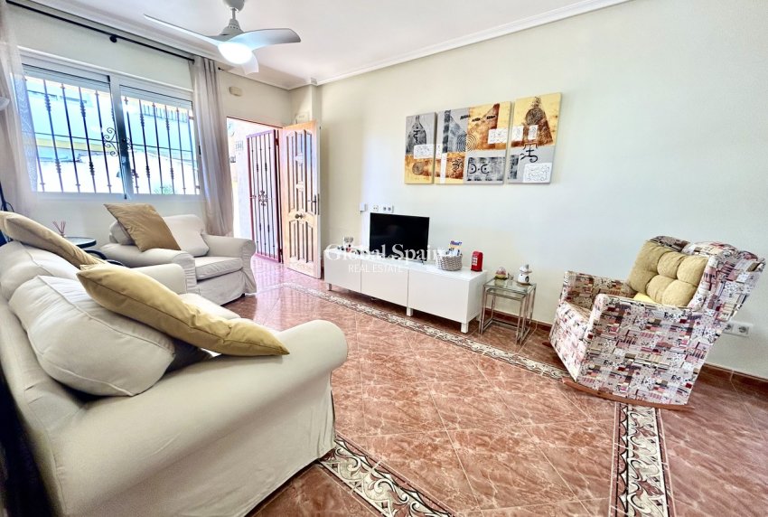 Wederverkoop - APPARTEMENT -
LA ZENIA - Costa Blanca