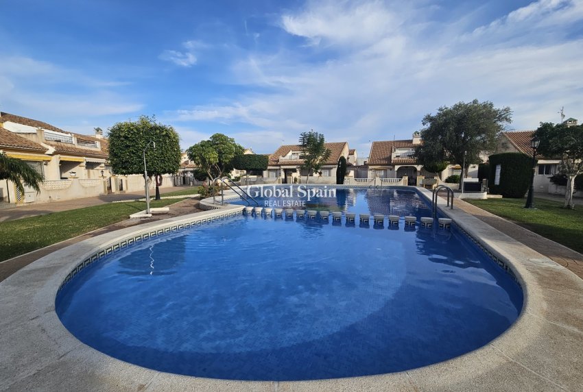 Wederverkoop - APPARTEMENT -
LA ZENIA - Costa Blanca