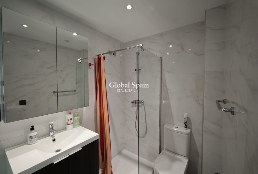 Wederverkoop - APPARTEMENT -
LA ZENIA - Costa Blanca