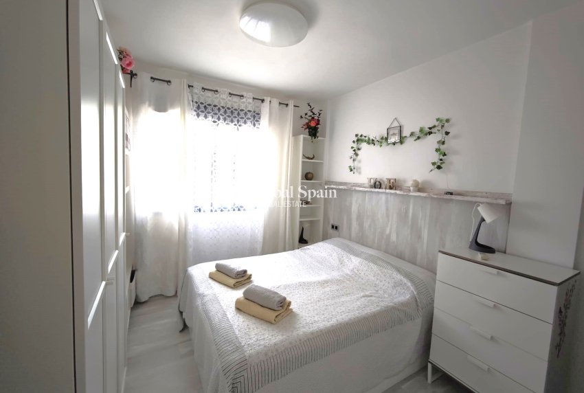 Wederverkoop - APPARTEMENT -
LA ZENIA - Costa Blanca