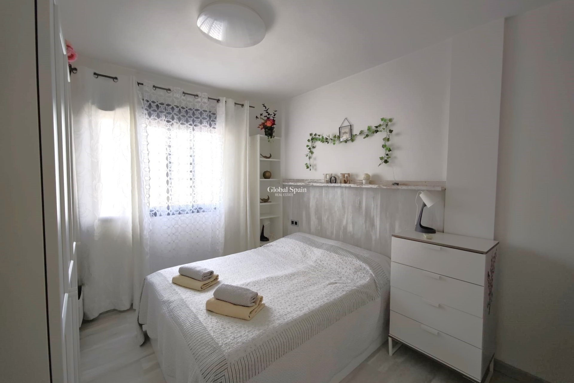 Wederverkoop - APPARTEMENT -
LA ZENIA - Costa Blanca