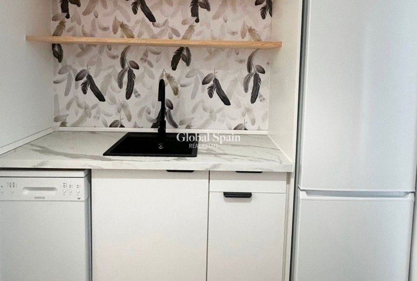 Wederverkoop - APPARTEMENT -
LA ZENIA - Costa Blanca