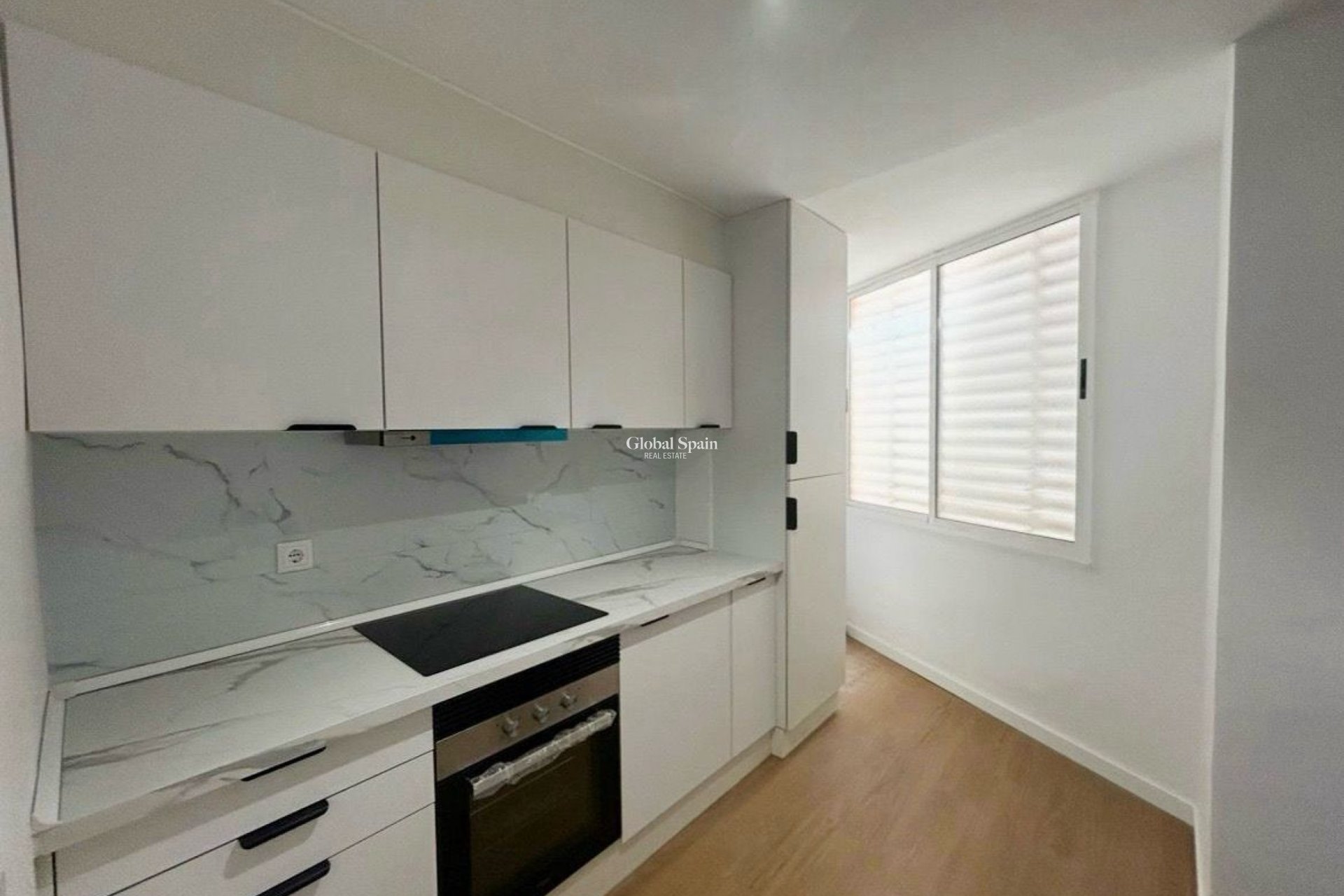 Wederverkoop - APPARTEMENT -
LA ZENIA - Costa Blanca