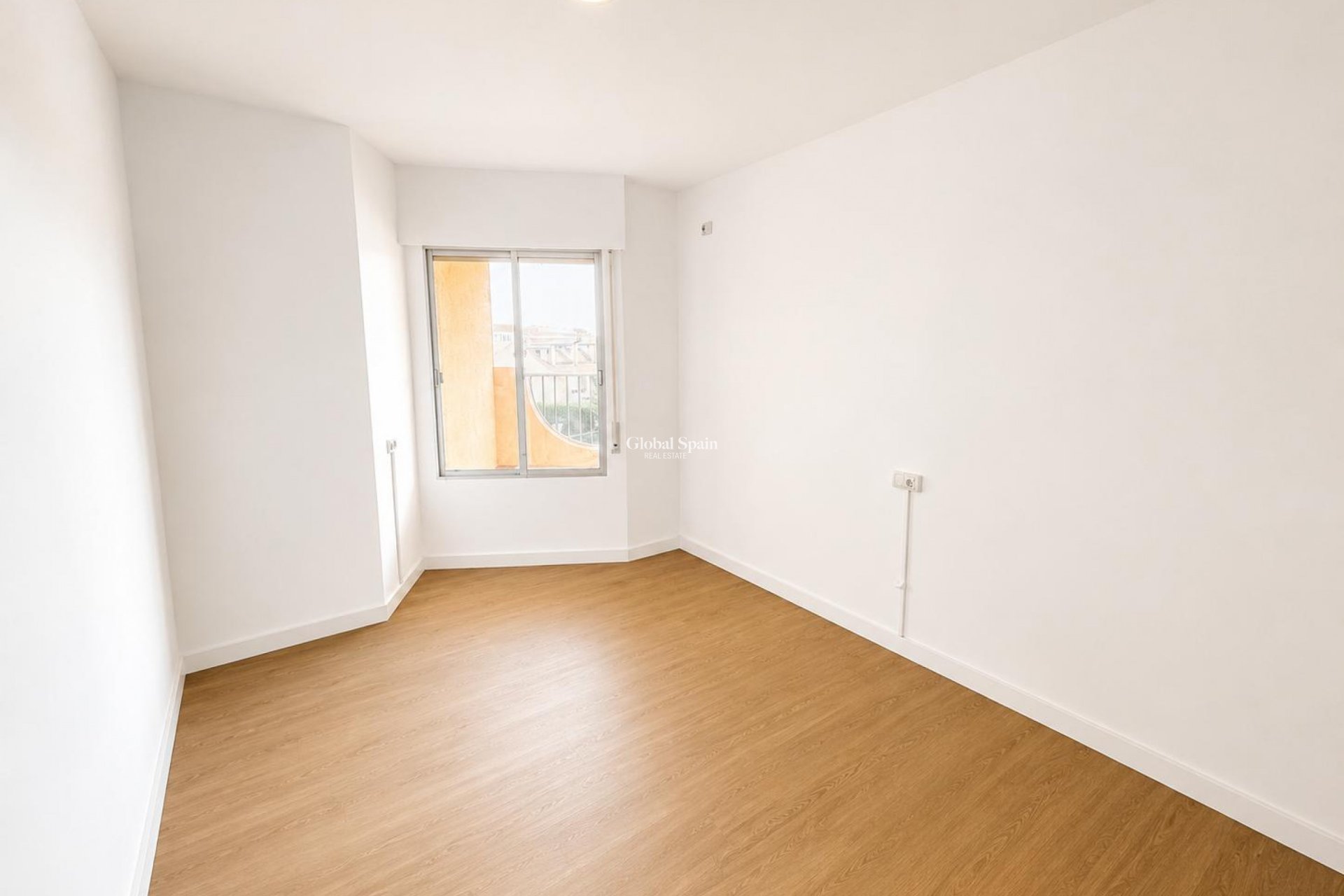 Wederverkoop - APPARTEMENT -
LA ZENIA - Costa Blanca