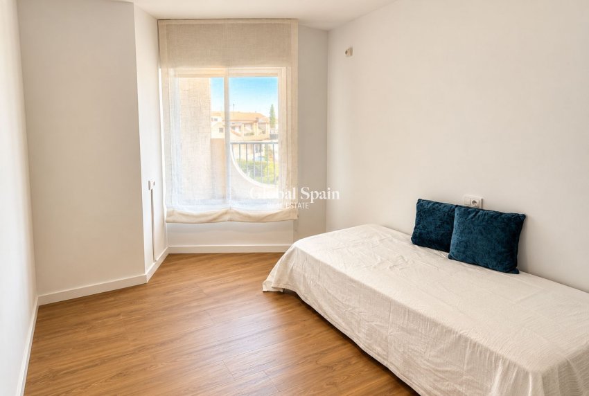 Wederverkoop - APPARTEMENT -
LA ZENIA - Costa Blanca