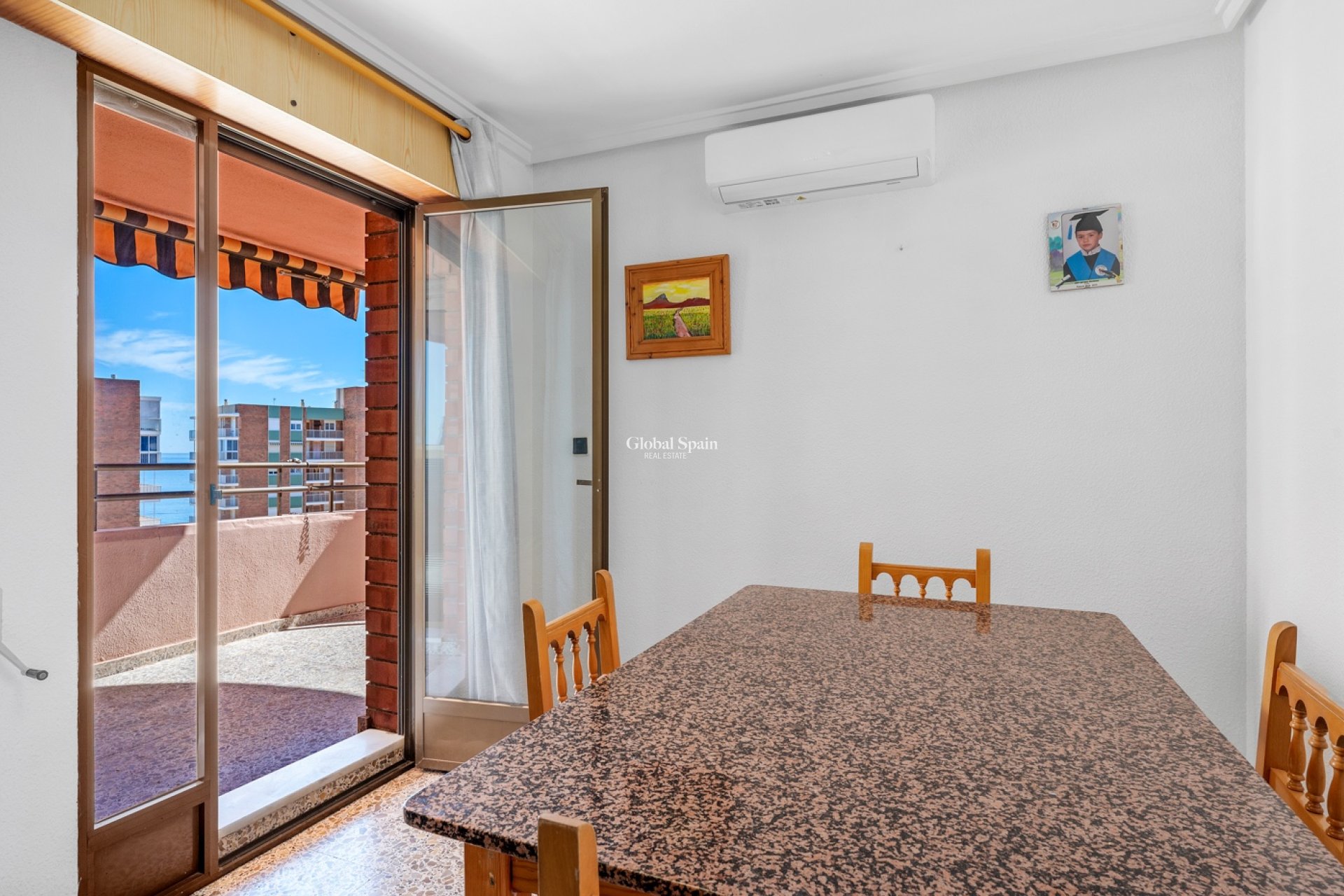 Wederverkoop - APPARTEMENT -
LOS ARENALES DEL SOL - Segunda linea playa