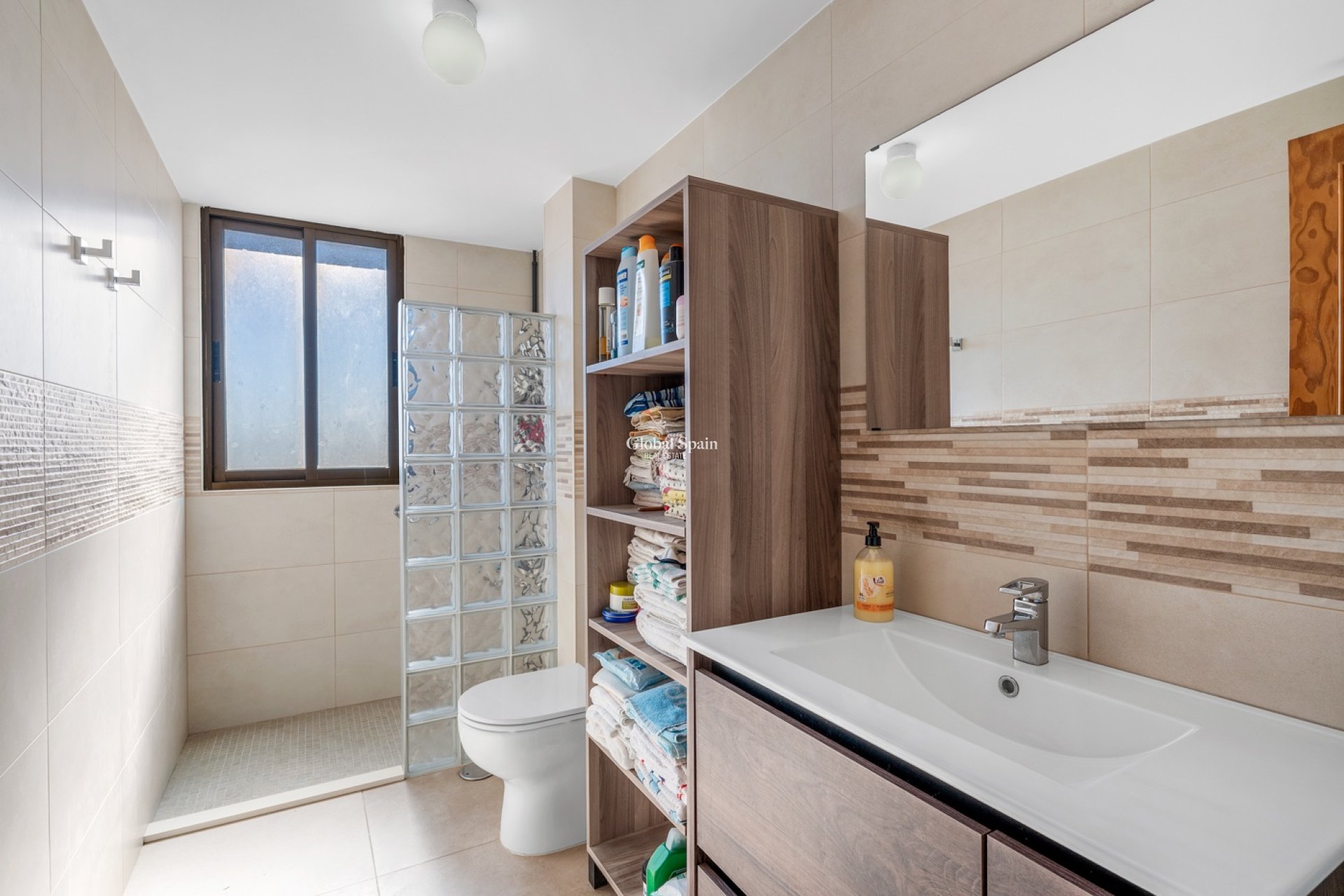 Wederverkoop - APPARTEMENT -
LOS ARENALES DEL SOL - Segunda linea playa