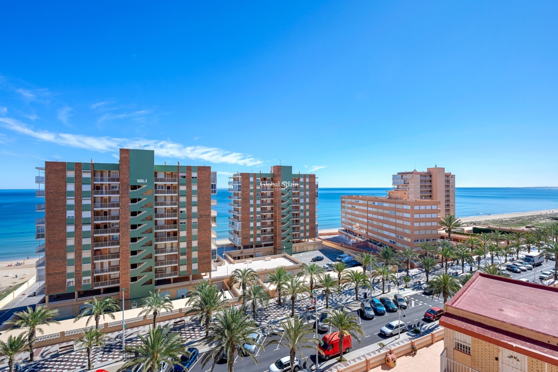 Wederverkoop - APPARTEMENT -
LOS ARENALES DEL SOL - Segunda linea playa