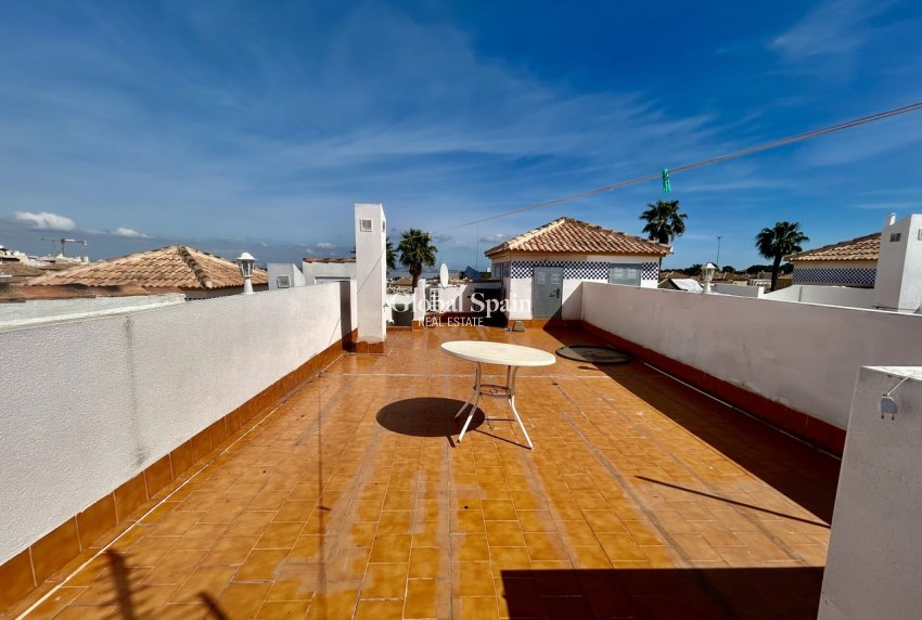 Wederverkoop - APPARTEMENT -
LOS BALCONES - LOS ALTOS - Costa Blanca