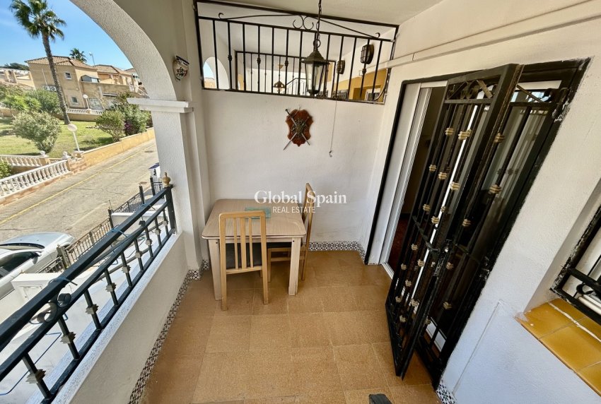 Wederverkoop - APPARTEMENT -
LOS BALCONES - LOS ALTOS - Costa Blanca