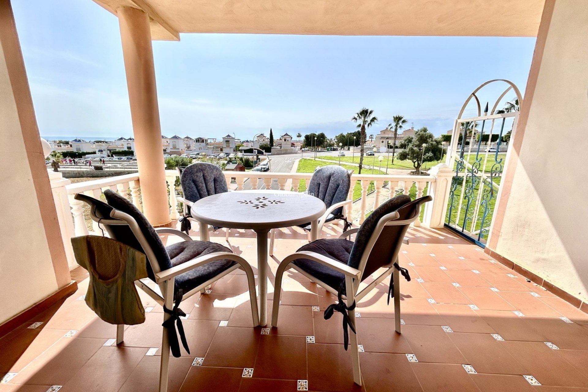 Wederverkoop - APPARTEMENT -
LOS BALCONES - LOS ALTOS - Costa Blanca