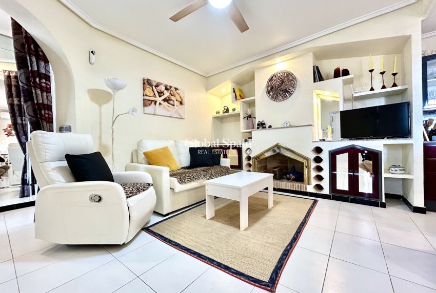 Wederverkoop - APPARTEMENT -
LOS BALCONES - LOS ALTOS - Costa Blanca