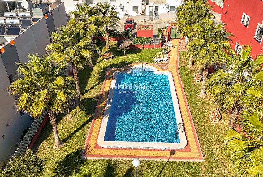Wederverkoop - APPARTEMENT -
LOS BALCONES - LOS ALTOS - Costa Blanca