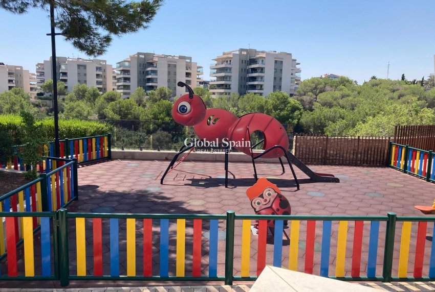 Wederverkoop - APPARTEMENT -
LOS DOLSES - Costa Blanca