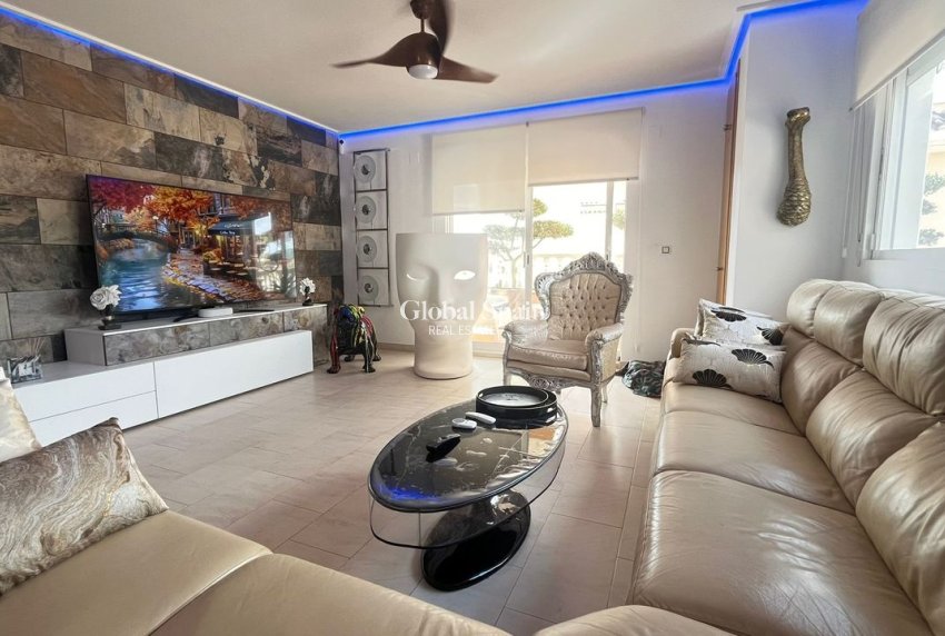 Wederverkoop - APPARTEMENT -
LOS DOLSES - Inland