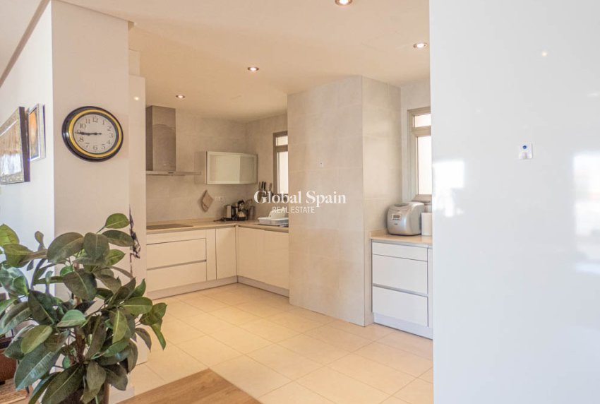 Wederverkoop - APPARTEMENT -
LOS DOLSES - Inland