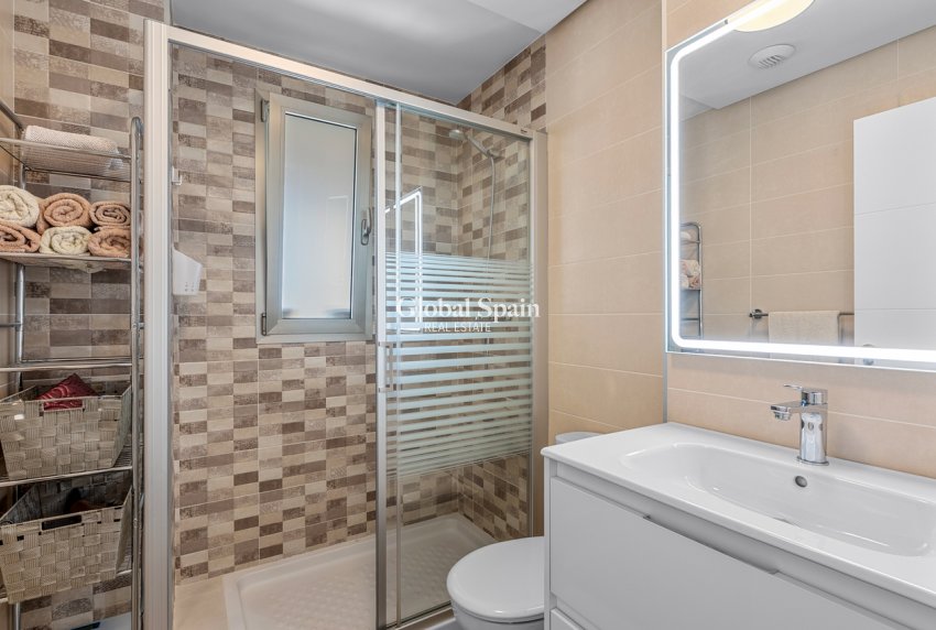 Wederverkoop - APPARTEMENT -
LOS DOLSES - Inland