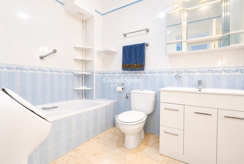 Wederverkoop - APPARTEMENT -
LOS DOLSES - Inland