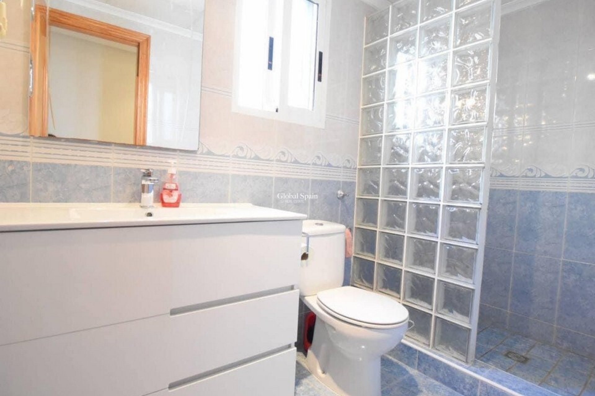 Wederverkoop - APPARTEMENT -
LOS MONTESINOS - Costa Blanca