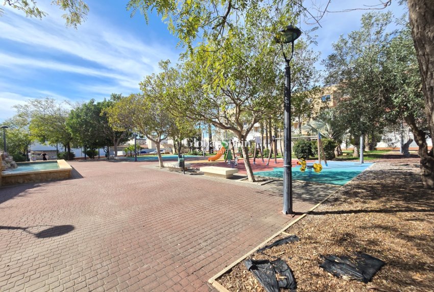 Wederverkoop - APPARTEMENT -
LOS MONTESINOS - Costa Blanca