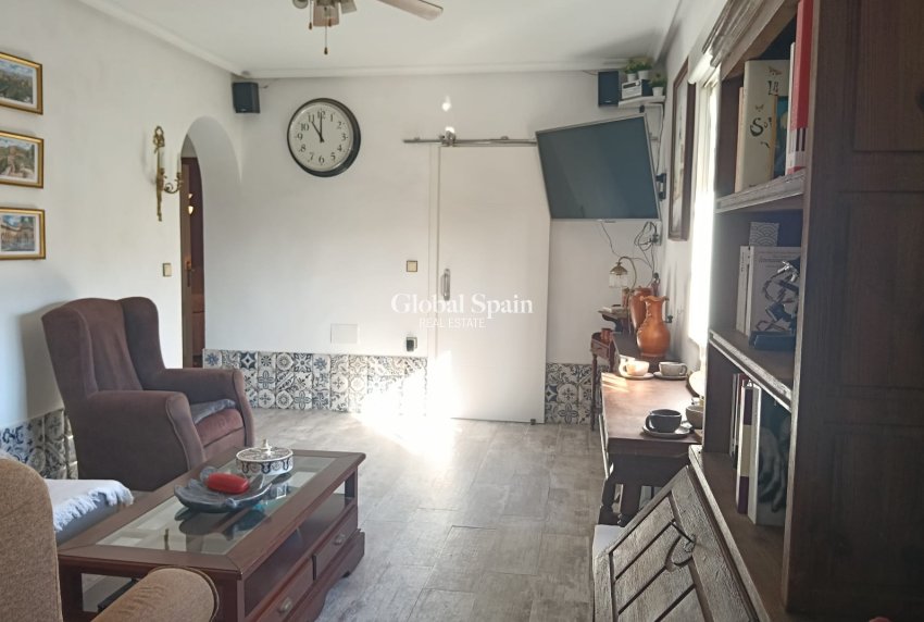 Wederverkoop - APPARTEMENT -
LOS MONTESINOS - Costa Blanca