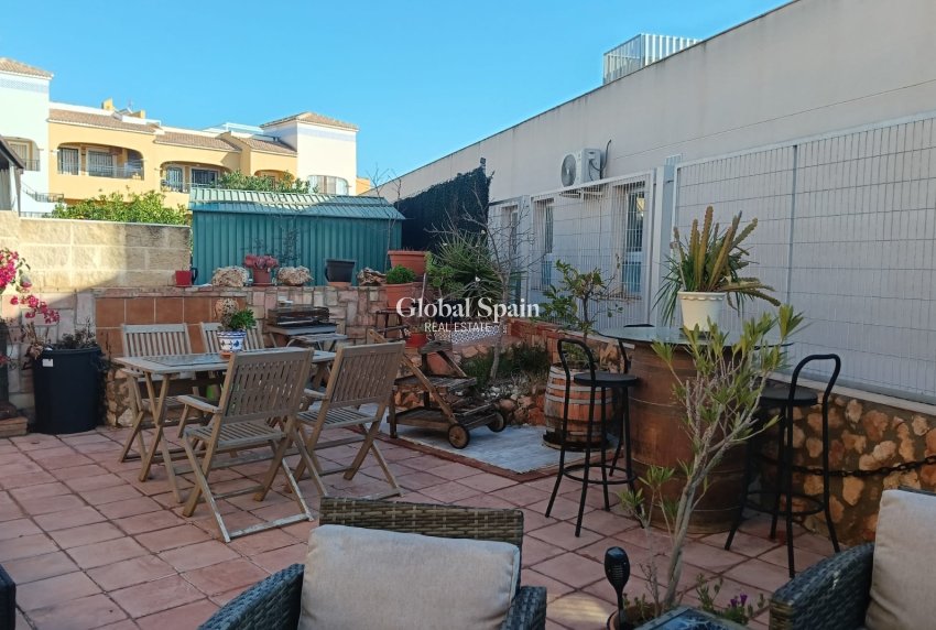 Wederverkoop - APPARTEMENT -
LOS MONTESINOS - Costa Blanca
