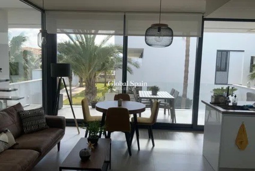 Wederverkoop - APPARTEMENT -
MAR DE CRISTAL - Costa Calida