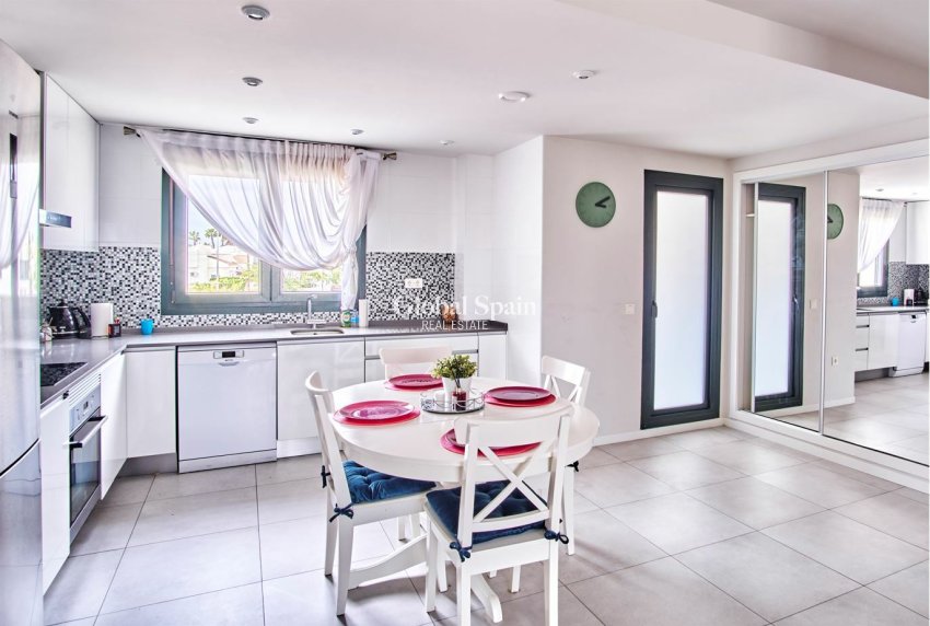 Wederverkoop - APPARTEMENT -
MIL PALMERAS  - Costa Blanca