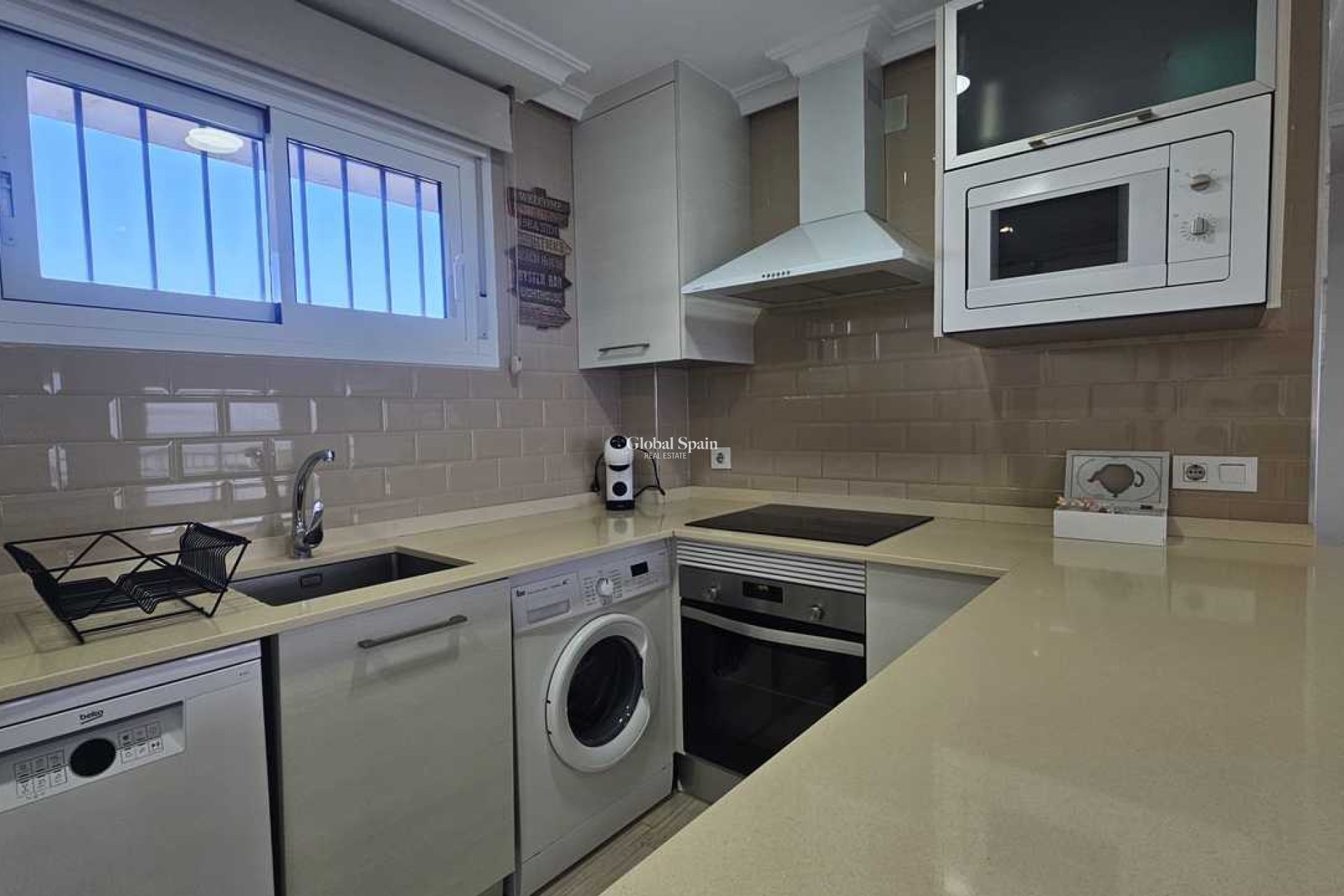 Wederverkoop - APPARTEMENT -
MIL PALMERAS  - Costa Blanca