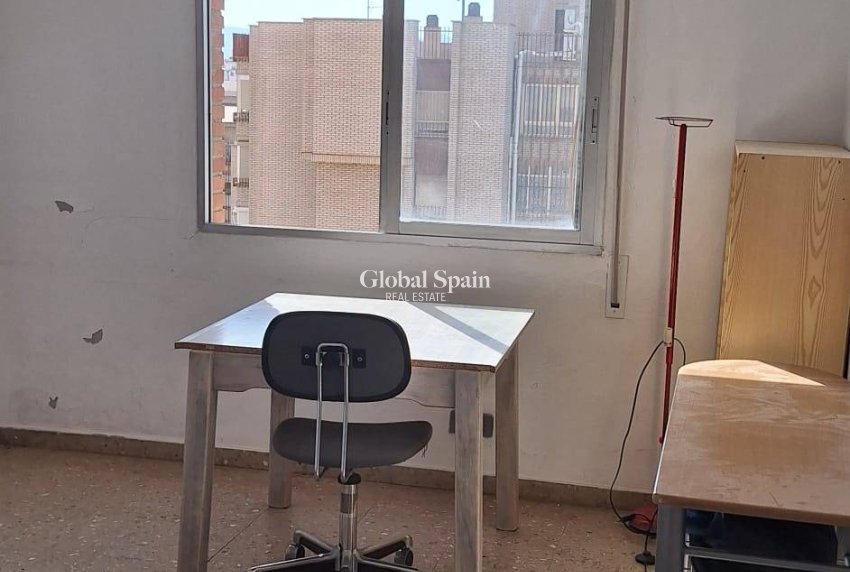 Wederverkoop - APPARTEMENT -
MURCIA - Centro