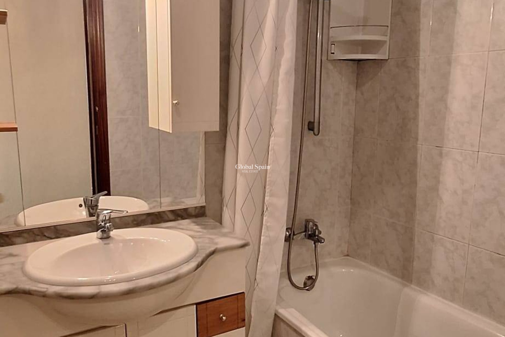 Wederverkoop - APPARTEMENT -
MURCIA - San Benito-patiño