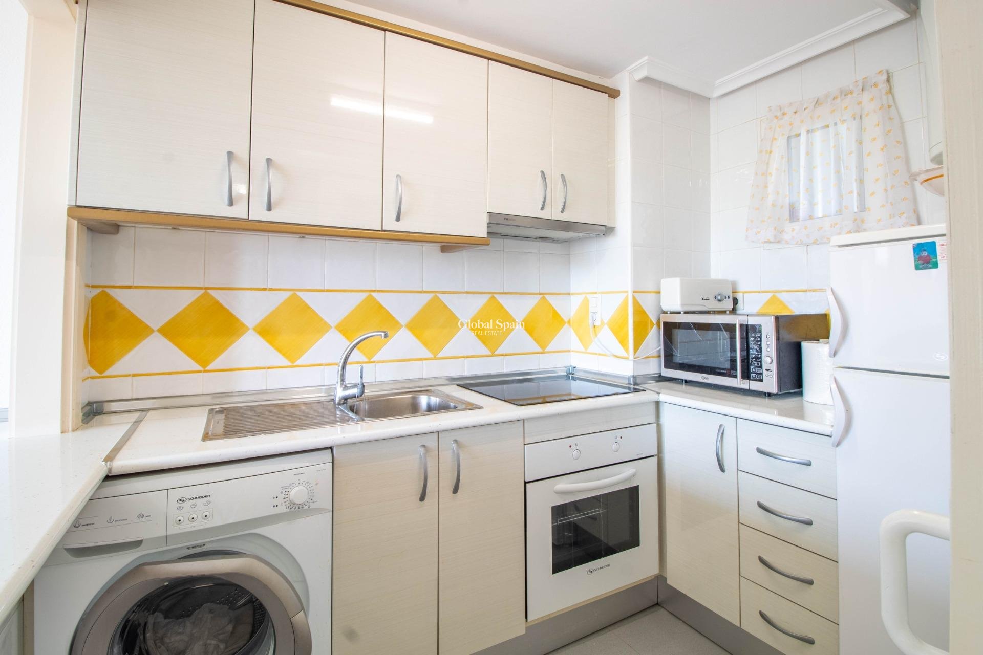 Wederverkoop - APPARTEMENT -
ORIHUELA COSTA - Altos de Campoamor