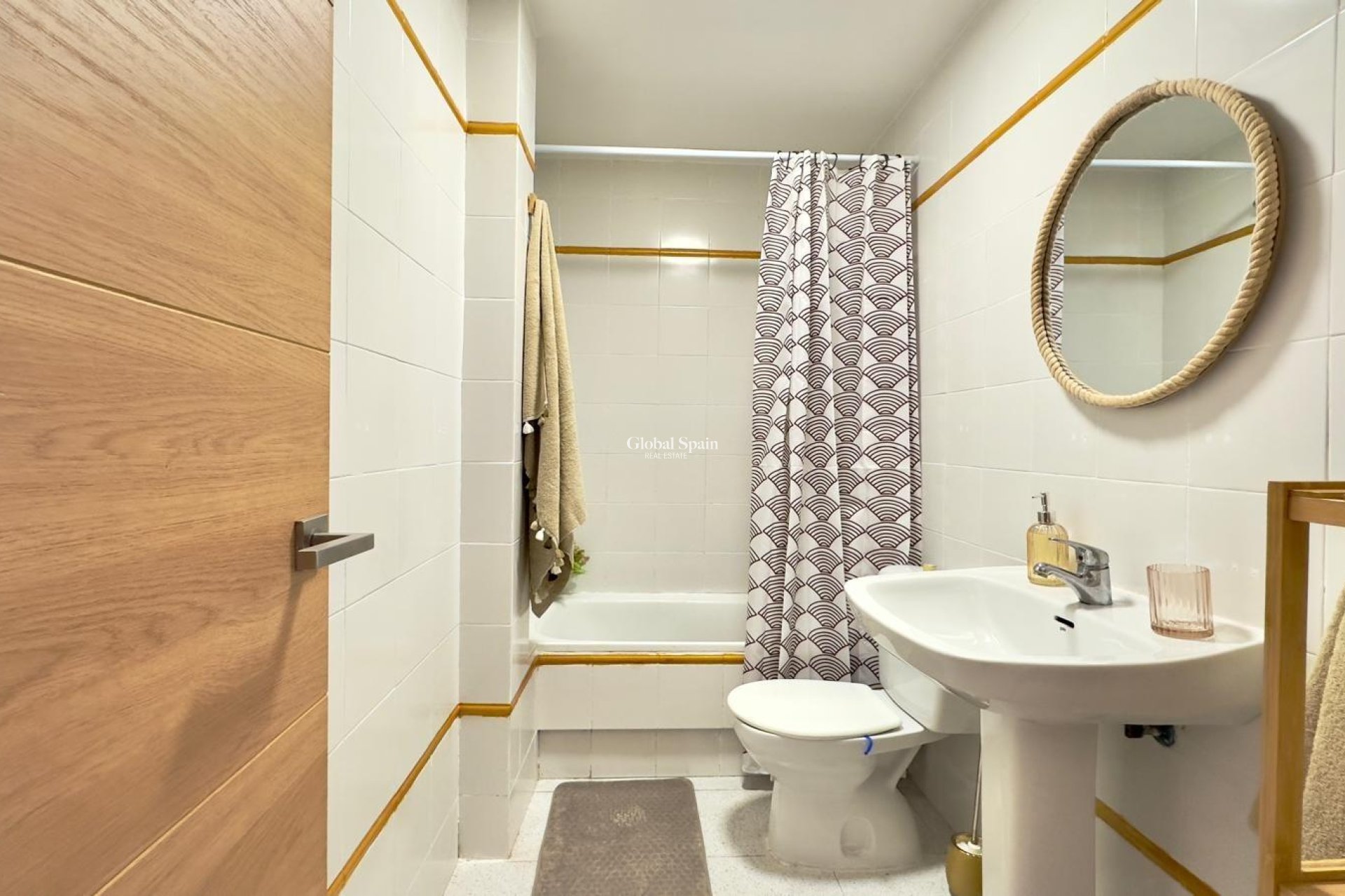 Wederverkoop - APPARTEMENT -
ORIHUELA COSTA - CABO ROIG