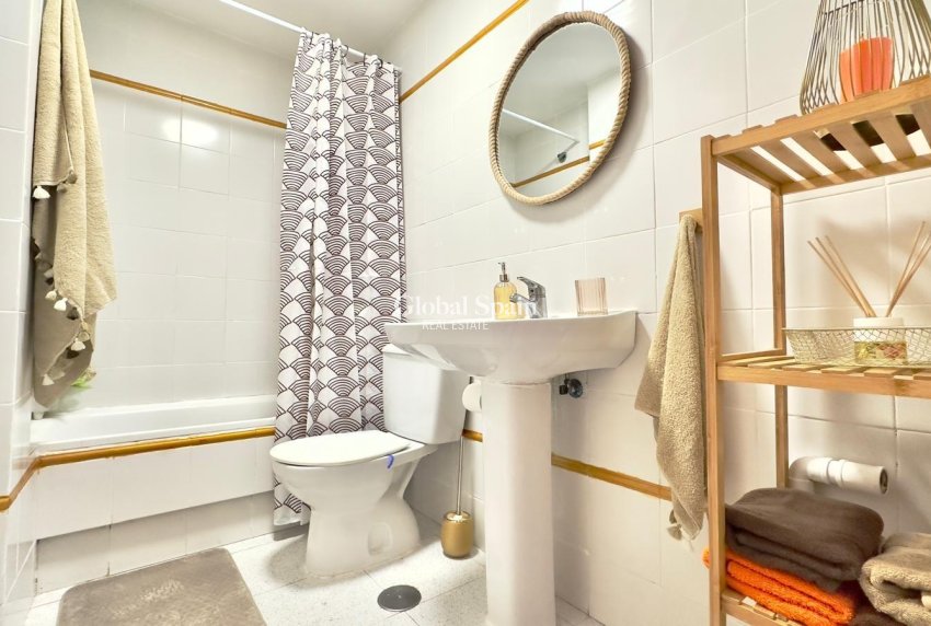 Wederverkoop - APPARTEMENT -
ORIHUELA COSTA - CABO ROIG