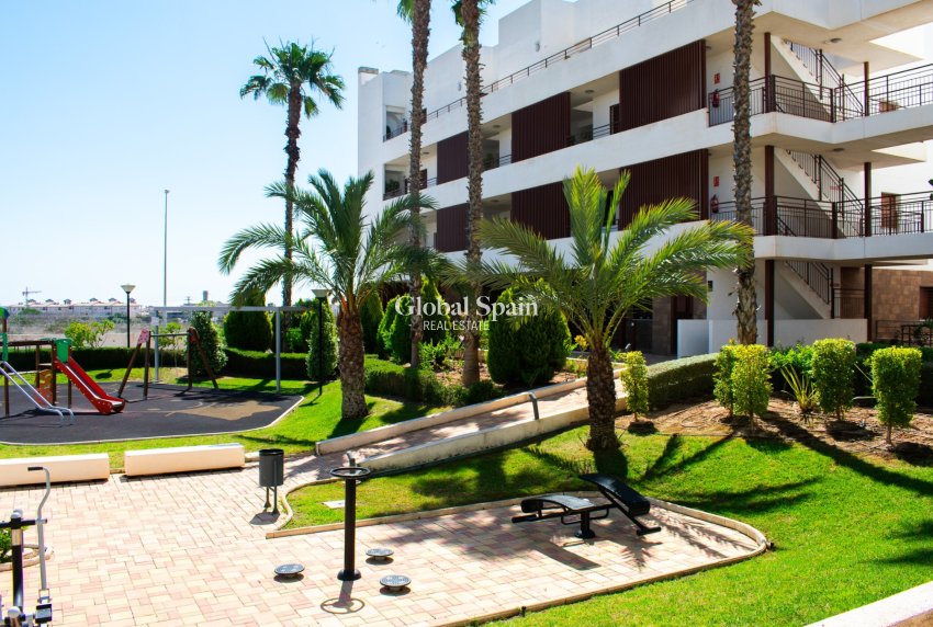 Wederverkoop - APPARTEMENT -
ORIHUELA COSTA - CABO ROIG