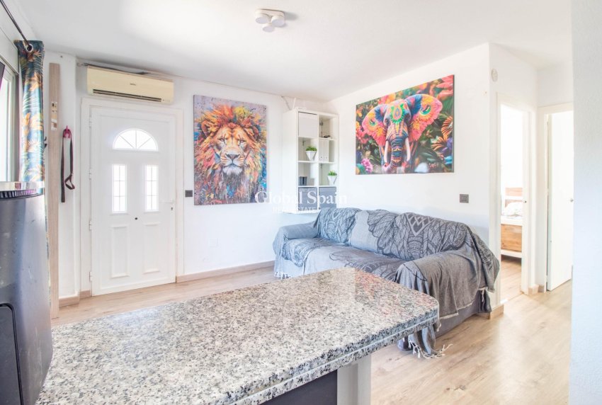 Wederverkoop - APPARTEMENT -
ORIHUELA COSTA - CABO ROIG