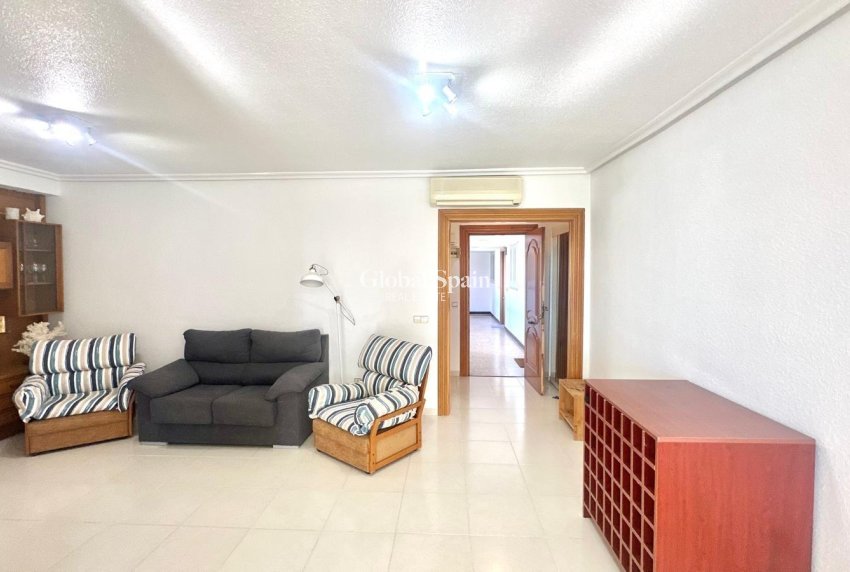 Wederverkoop - APPARTEMENT -
ORIHUELA COSTA - CAMPOAMOR