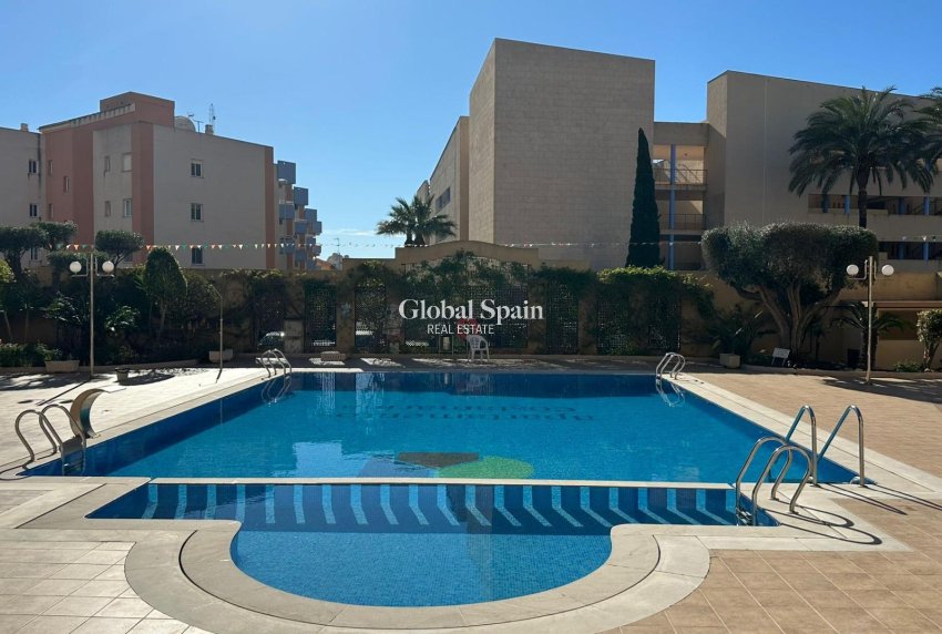 Wederverkoop - APPARTEMENT -
ORIHUELA COSTA - CAMPOAMOR