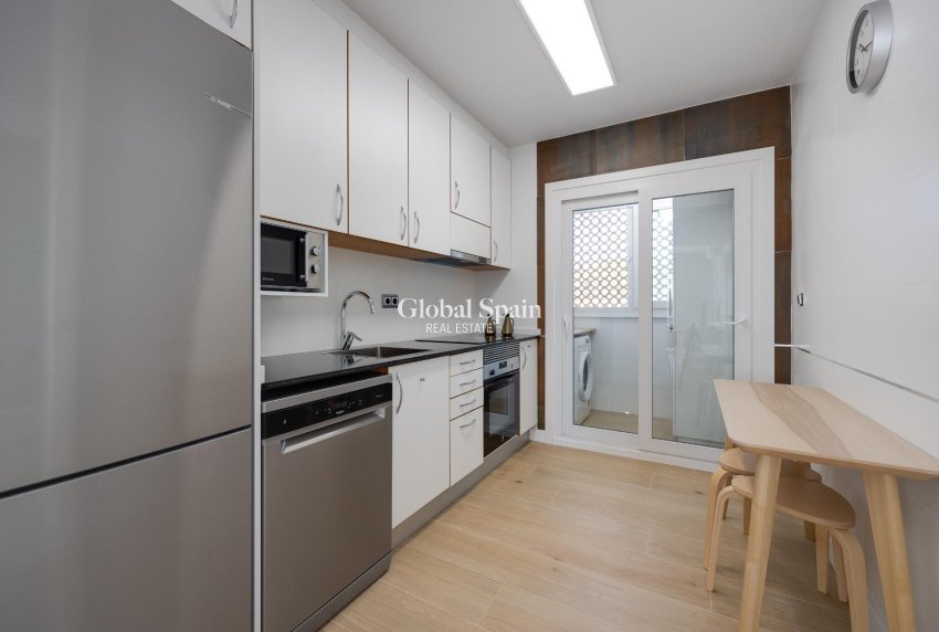 Wederverkoop - Appartement -
ORIHUELA COSTA - CAMPOAMOR