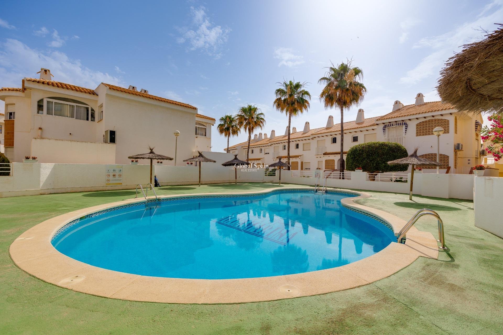 Wederverkoop - Appartement -
ORIHUELA COSTA - CAMPOAMOR