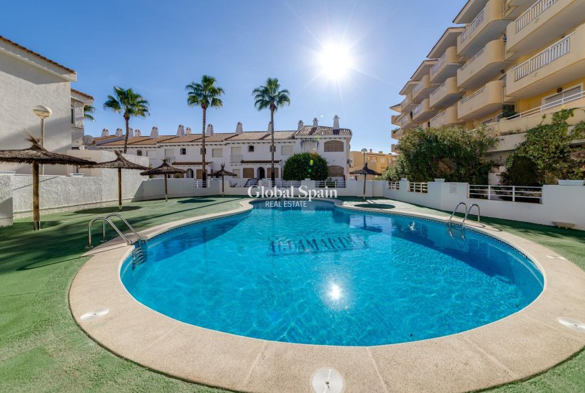 Wederverkoop - Appartement -
ORIHUELA COSTA - CAMPOAMOR