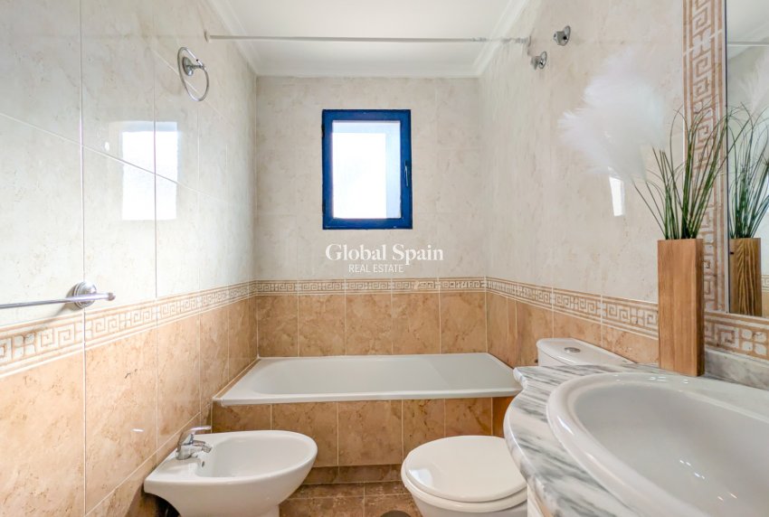 Wederverkoop - APPARTEMENT -
ORIHUELA COSTA - Costa Blanca