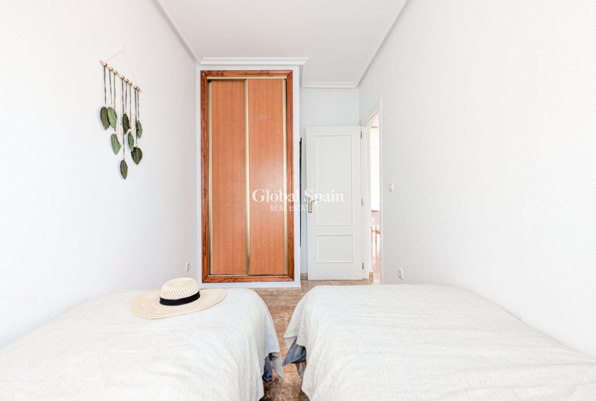 Wederverkoop - APPARTEMENT -
ORIHUELA COSTA - Costa Blanca