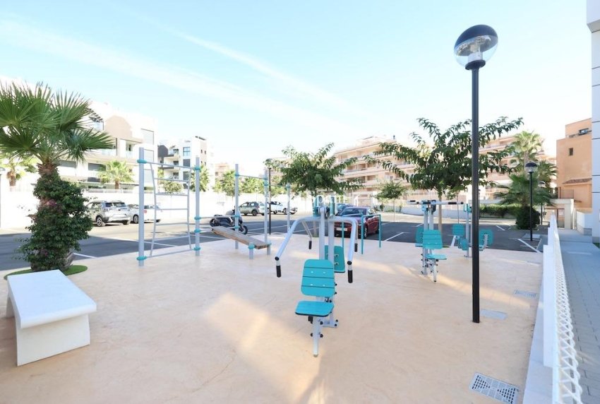 Wederverkoop - APPARTEMENT -
ORIHUELA COSTA - Costa Blanca