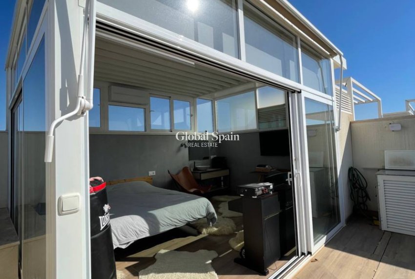 Wederverkoop - APPARTEMENT -
ORIHUELA COSTA - Costa Blanca