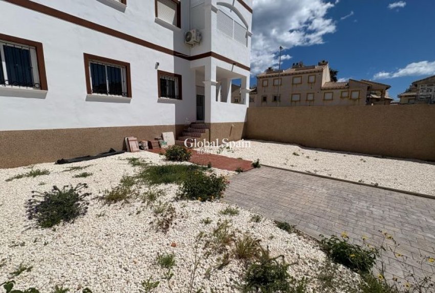Wederverkoop - APPARTEMENT -
ORIHUELA COSTA - Costa Blanca