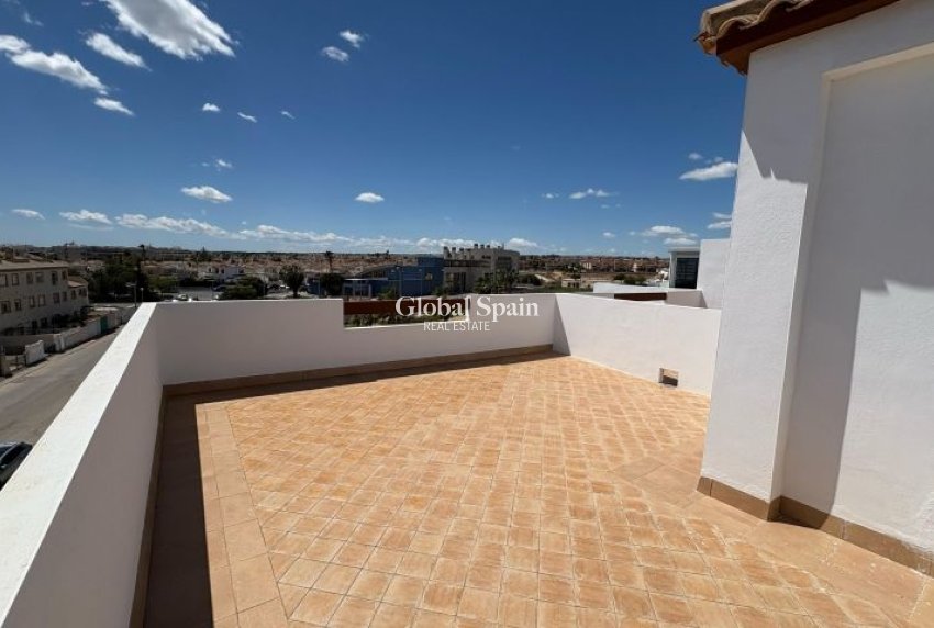 Wederverkoop - APPARTEMENT -
ORIHUELA COSTA - Costa Blanca