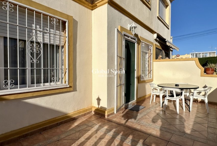 Wederverkoop - APPARTEMENT -
ORIHUELA COSTA - Costa Blanca