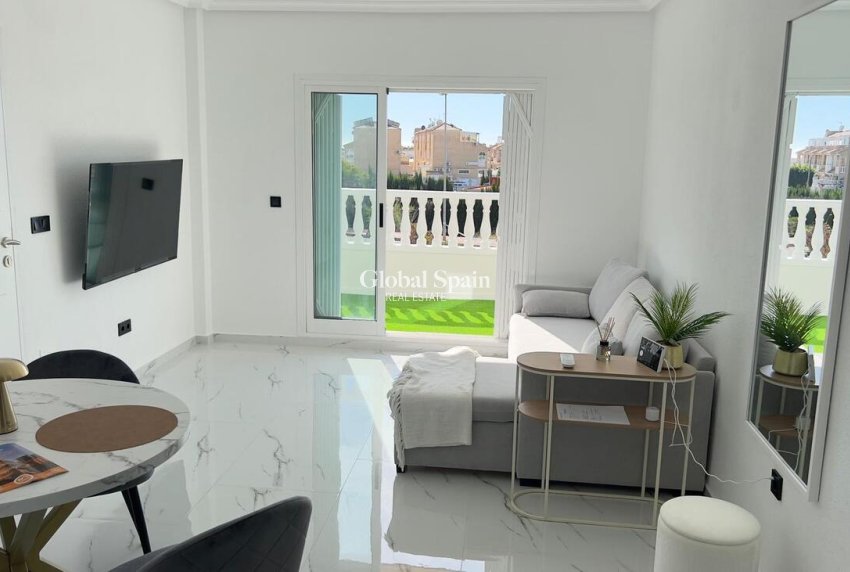 Wederverkoop - APPARTEMENT -
ORIHUELA COSTA - Costa Blanca