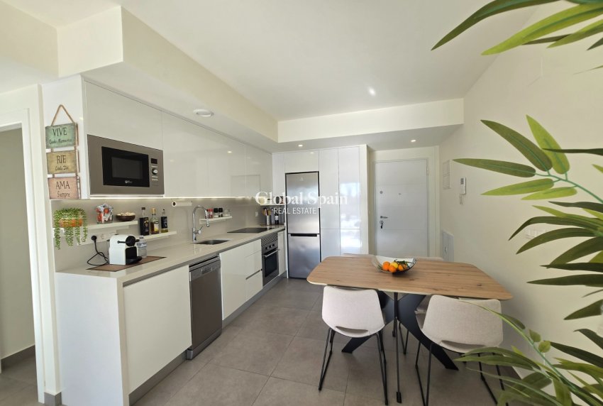 Wederverkoop - APPARTEMENT -
ORIHUELA COSTA - Costa Blanca